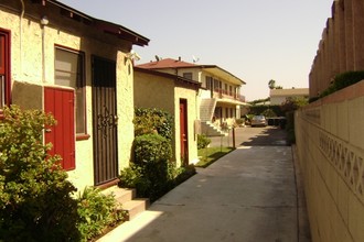 Delaware St. Apartments in Santa Monica, CA - Building Photo - Building Photo