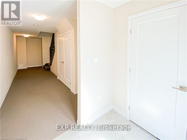 6 Ritchie Ln in Hamilton, ON - Building Photo - Building Photo