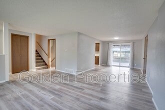 3703 E Pine Hill Dr in Coeur d'Alene, ID - Building Photo - Building Photo