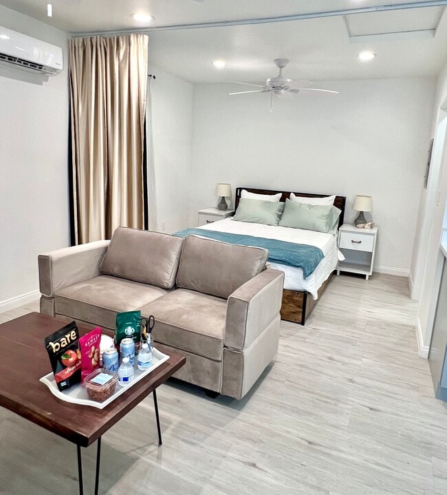 328 S Pickering Way in Montebello, CA - Building Photo - Building Photo