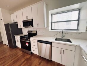 652 W Gordon Ter, Unit 1E in Chicago, IL - Foto de edificio - Building Photo
