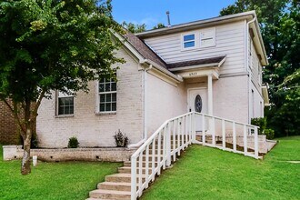 6923 Parkbrook Ln in Cordova, TN - Foto de edificio - Building Photo