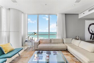 100 S Pointe Dr, Unit 100 S Pointe Dr # 1810 in Miami Beach, FL - Building Photo - Building Photo