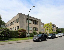 1475 Laburnum St in Vancouver, BC - Building Photo