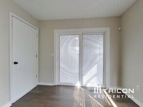 5117 NW Walden Dr in Kansas City, MO - Building Photo - Building Photo