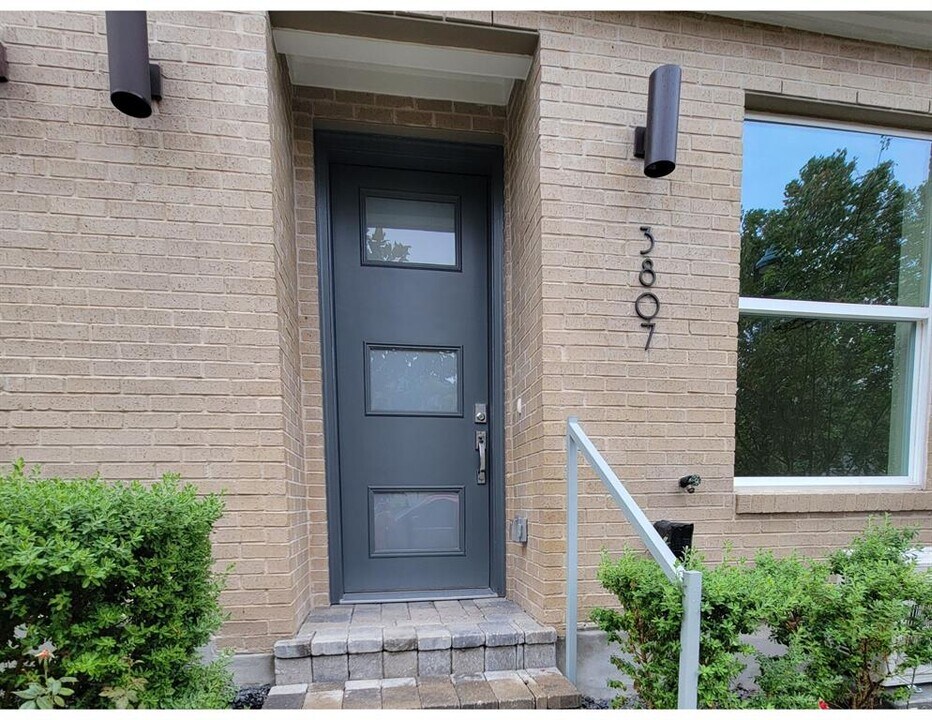 3807 Threadgill St in Austin, TX - Building Photo