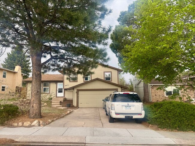 2675 Roundtop Dr in Colorado Springs, CO - Building Photo - Building Photo