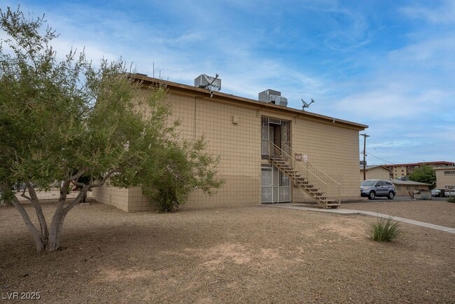 property at 698 Northrop Ave
