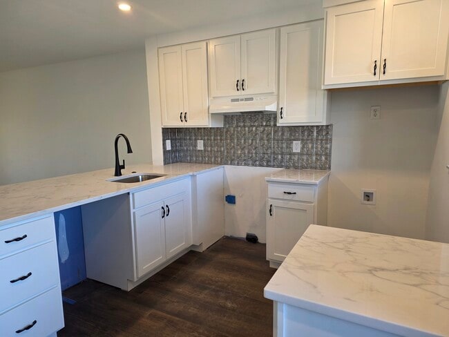 2166 Bees Ferry Rd, Unit E in Charleston, SC - Building Photo - Building Photo