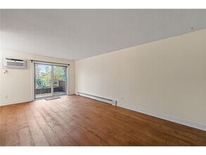 3540 Hennepin Ave in Minneapolis, MN - Building Photo - Building Photo