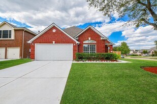 802 Childers Ct in Stafford, TX - Building Photo