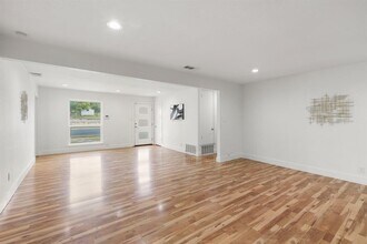 4604 Bundyhill Dr in Austin, TX - Building Photo - Building Photo