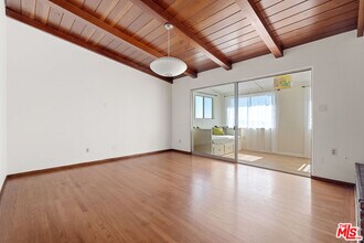 5010 Eaton St in Los Angeles, CA - Building Photo - Building Photo