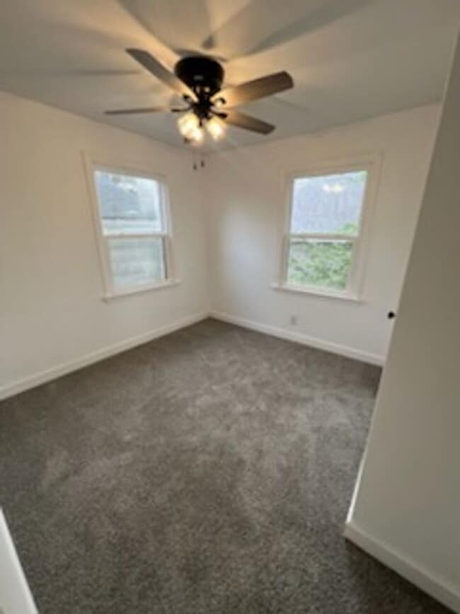 property at 706 Outer Park Dr