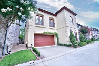 6335 E Mystic Meadow in Houston, TX - Building Photo - Building Photo