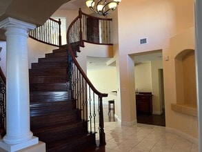 9121 Terrace Ridge Ct in Las Vegas, NV - Building Photo - Building Photo