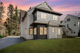 90 Stoneleigh Ct in Rochester, NY - Building Photo - Building Photo
