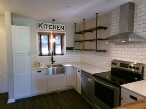 1074 Hickory Glen Rd in Winston-Salem, NC - Building Photo - Building Photo