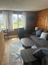 30 Ninigret Ave in South Kingstown, RI - Building Photo - Building Photo