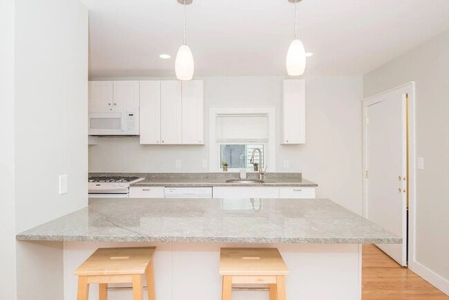 69 Dover St in Somerville, MA - Building Photo - Building Photo
