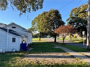 190 E Bridge St in Oswego, NY - Building Photo - Building Photo