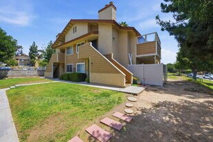 633 R Ave in National City, CA - Building Photo