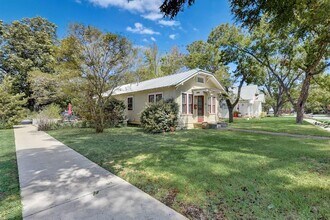 601 E 8th St in Georgetown, TX - Building Photo - Building Photo