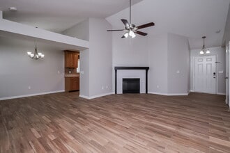 1111 Tuxford Dr in Brandon, FL - Building Photo - Building Photo
