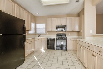 2085 Cameo Dr in Lewisville, TX - Foto de edificio - Building Photo