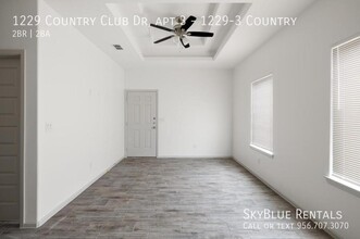 1229 Country Club Dr in Alamo, TX - Building Photo - Building Photo