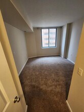 851 N Glebe Rd, Unit 1207 in Arlington, VA - Foto de edificio - Building Photo