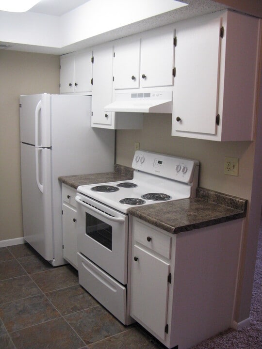 411 Woodside Trail, Unit Unit #D-2 in Decatur, IL - Building Photo