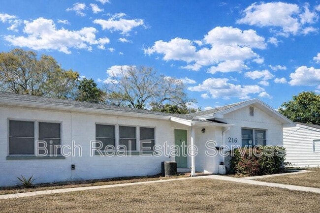 property at 216 S Lincoln Ave