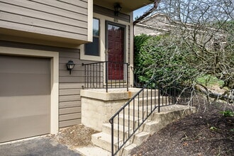 652 Hidden Valley Ct in Fairborn, OH - Building Photo - Building Photo