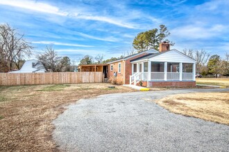 000A River Rd in Petersburg, VA - Building Photo - Building Photo