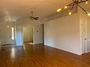 4948 Bayridge Ln in Reno, NV - Building Photo - Building Photo