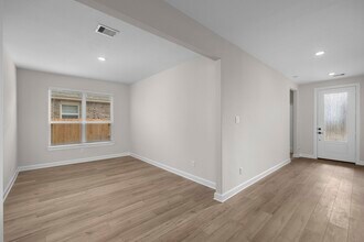 3210 Banyan Dr in Santa Fe, TX - Building Photo - Building Photo