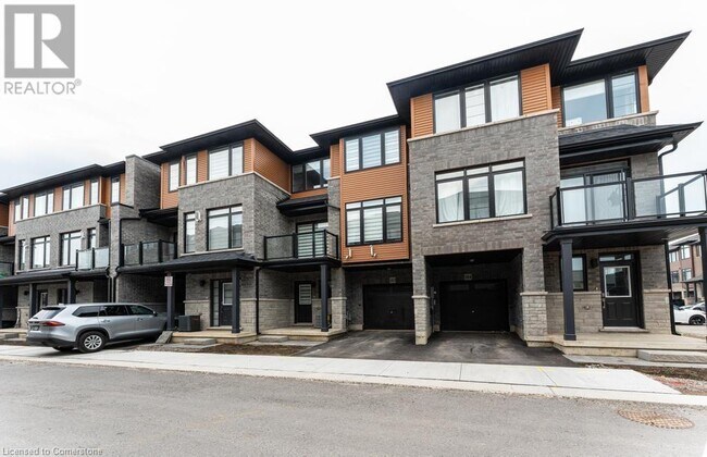 461 Blackburn Dr in Brantford, ON - Building Photo - Building Photo