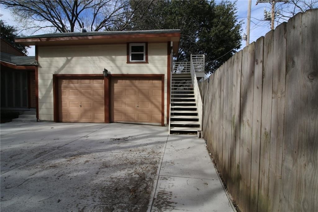 7702 Robin Rd-Unit -B in Dallas, TX - Building Photo