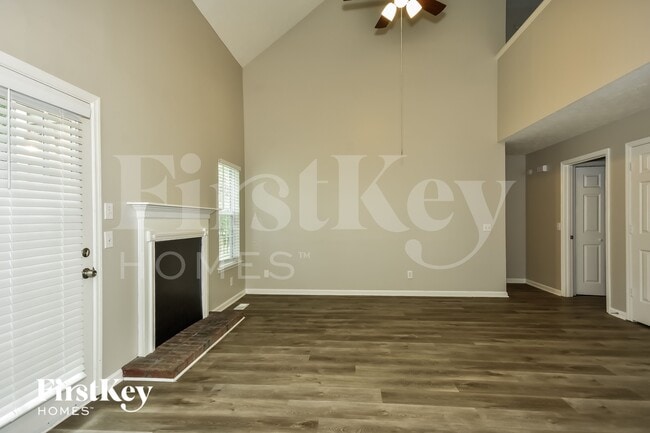 610 Woodland Hills Dr in La Vergne, TN - Building Photo - Building Photo