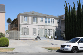 1018 S Norton Ave in Los Angeles, CA - Building Photo - Building Photo