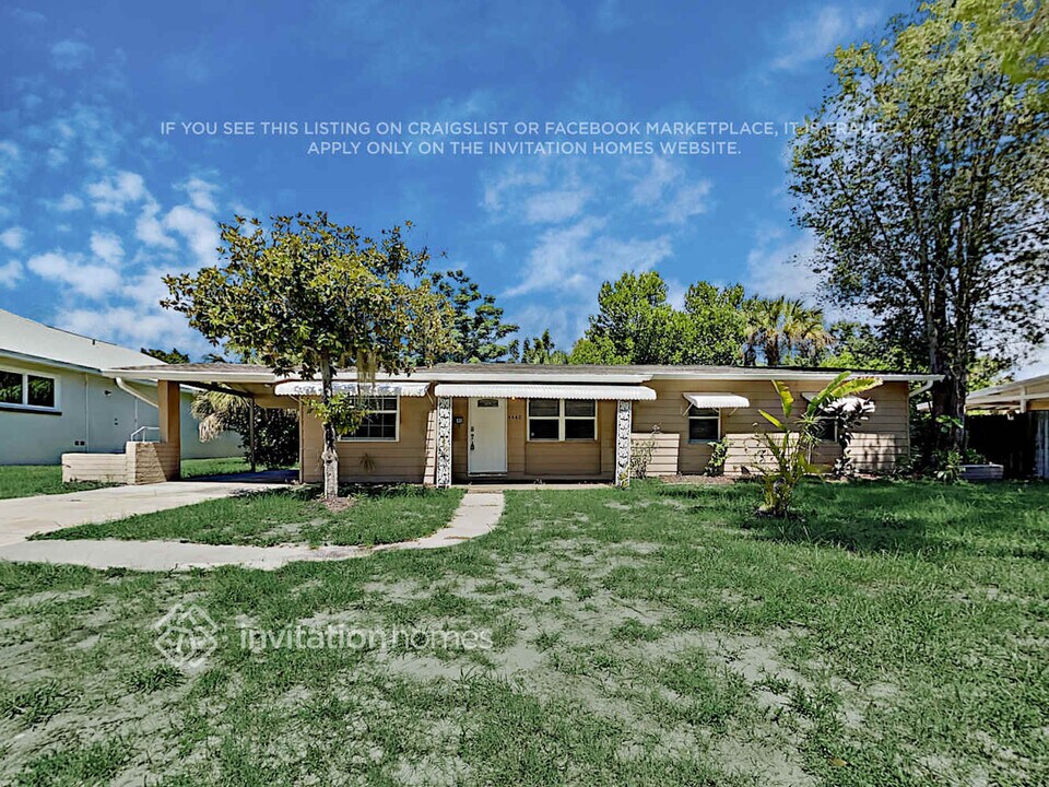 4440 Porpoise Dr SE in St. Petersburg, FL - Building Photo