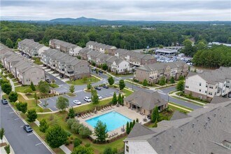 416 Montclair Ct in Woodstock, GA - Foto de edificio - Building Photo
