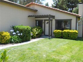 799 Valley Crest Dr in Oceanside, CA - Building Photo