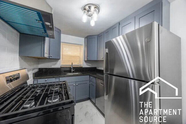 2754 W North Shore Ave, Unit 2S