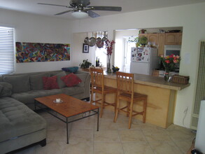 1064 Sapphire St, Unit 1064 in San Diego, CA - Foto de edificio - Building Photo