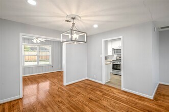 8527 Greenbush St in Houston, TX - Foto de edificio - Building Photo