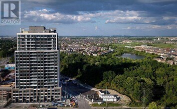 8010 Derry Rd in Milton, ON - Building Photo - Building Photo