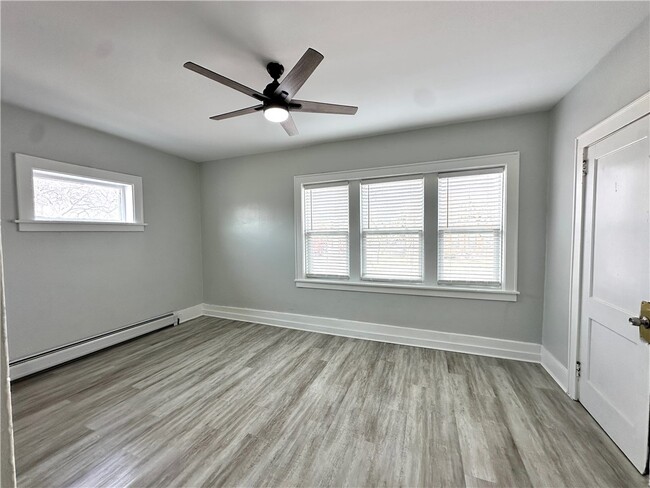 249 Central Park in Rochester, NY - Building Photo - Building Photo