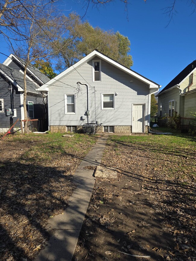 1230 N Pershing Ave in Indianapolis, IN - Foto de edificio - Building Photo